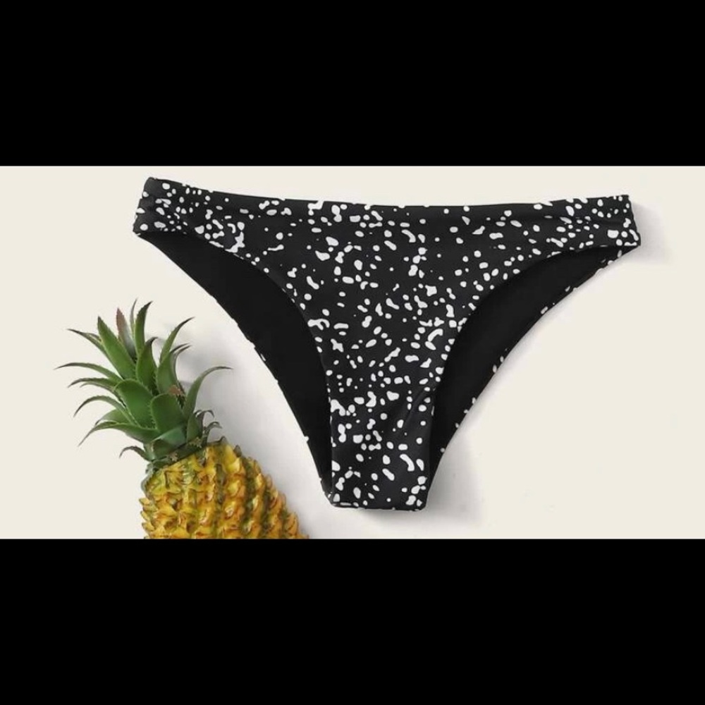NWT Allover Graphic Print Bikini Bottom